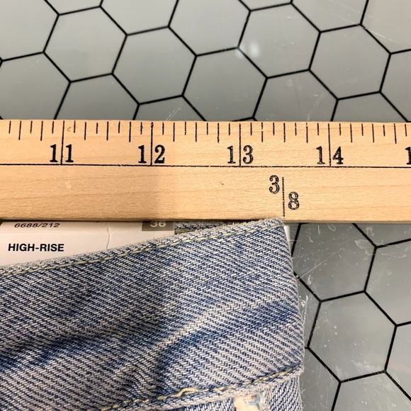 Zara Jeans Womens 4 Tweed Trim Light Wash Hi Rise Wide Leg Cropped Flower Button - Picture 6 of 14